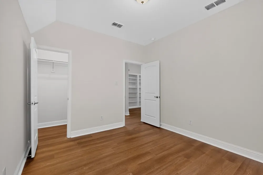 12779 Friar Street Farmers Branch, TX 75234