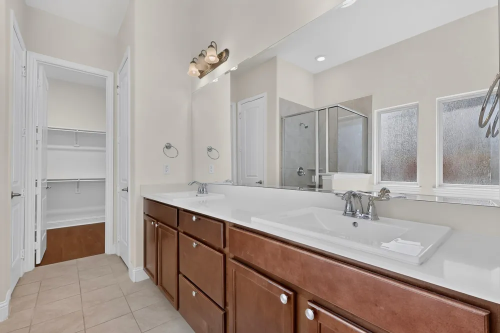 12779 Friar Street Farmers Branch, TX 75234