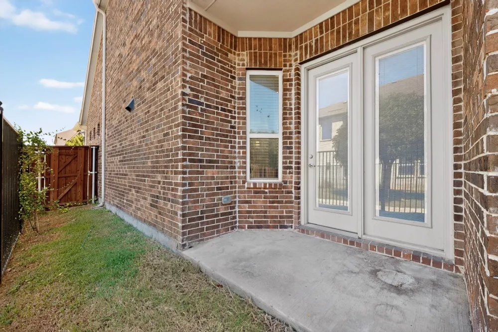 12779 Friar Street Farmers Branch, TX 75234