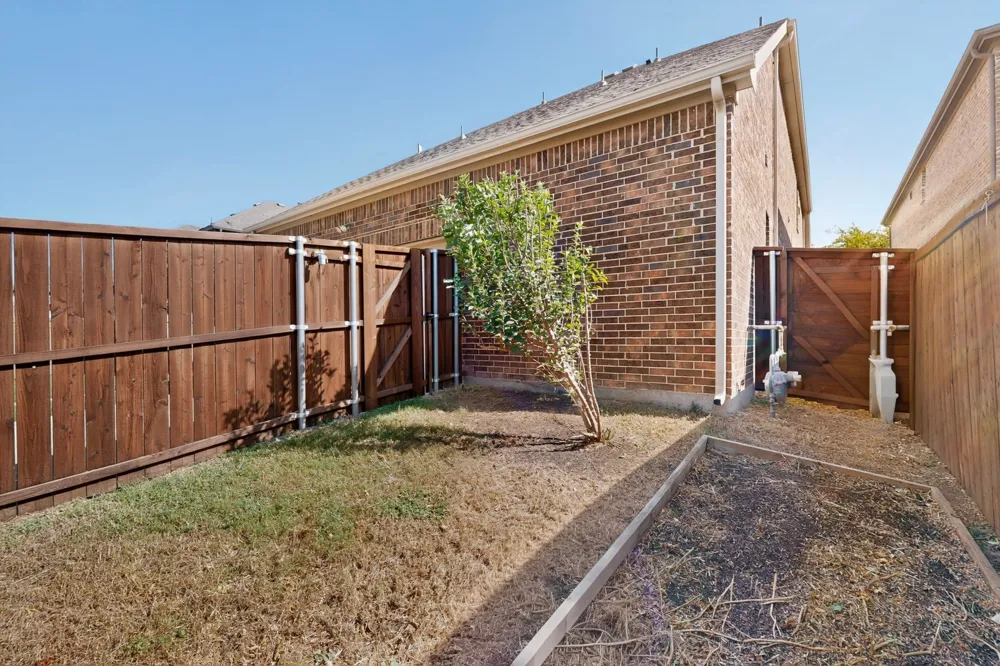 12779 Friar Street Farmers Branch, TX 75234