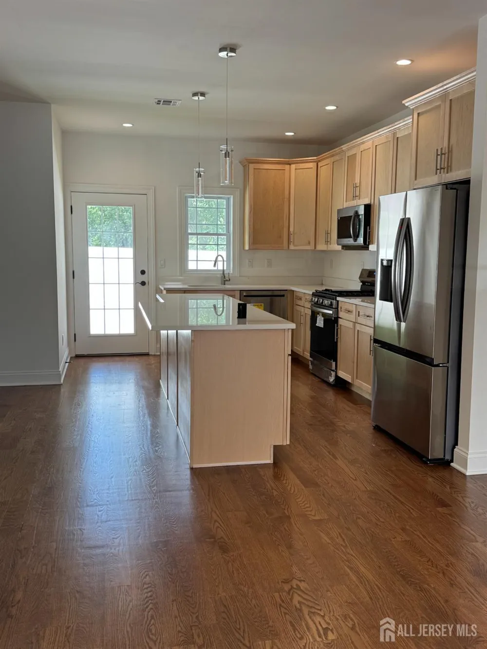 12 Moyse Place Edison, NJ 08820