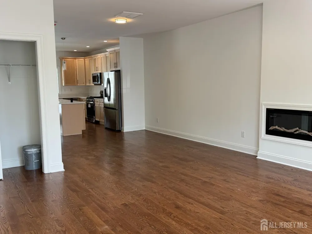 12 Moyse Place Edison, NJ 08820