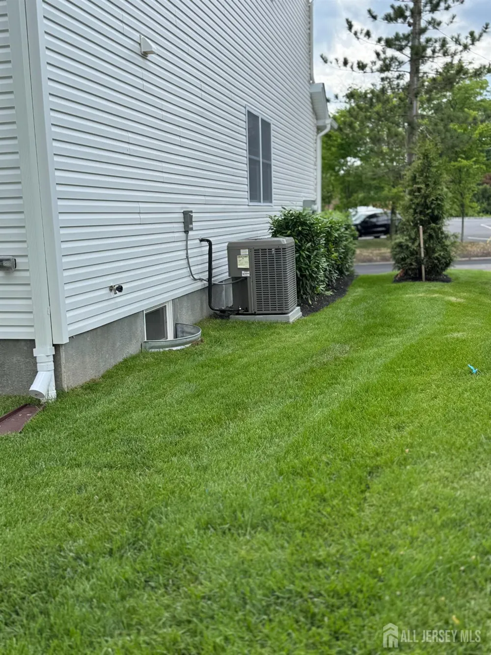 12 Moyse Place Edison, NJ 08820