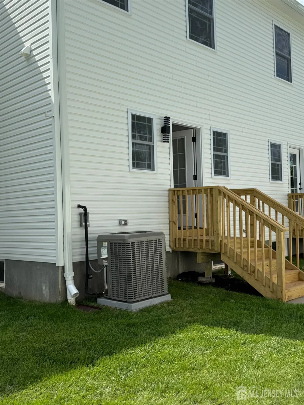 12 Moyse Place Edison, NJ 08820