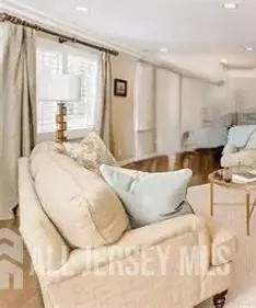 14 Moyse Place Edison, NJ 08820