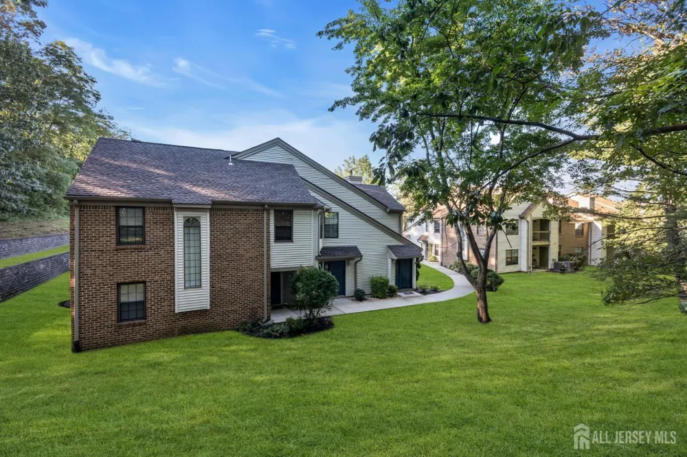 2101 Bayhead Drive Parlin, NJ 08859