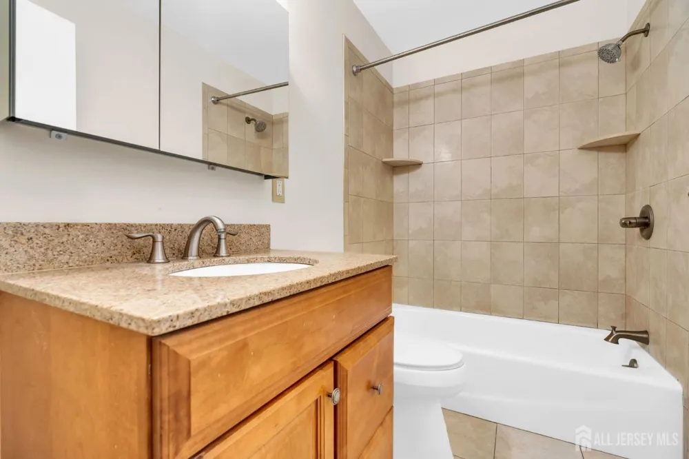 2101 Bayhead Drive Parlin, NJ 08859