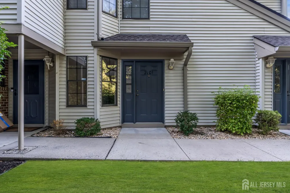 2101 Bayhead Drive Parlin, NJ 08859
