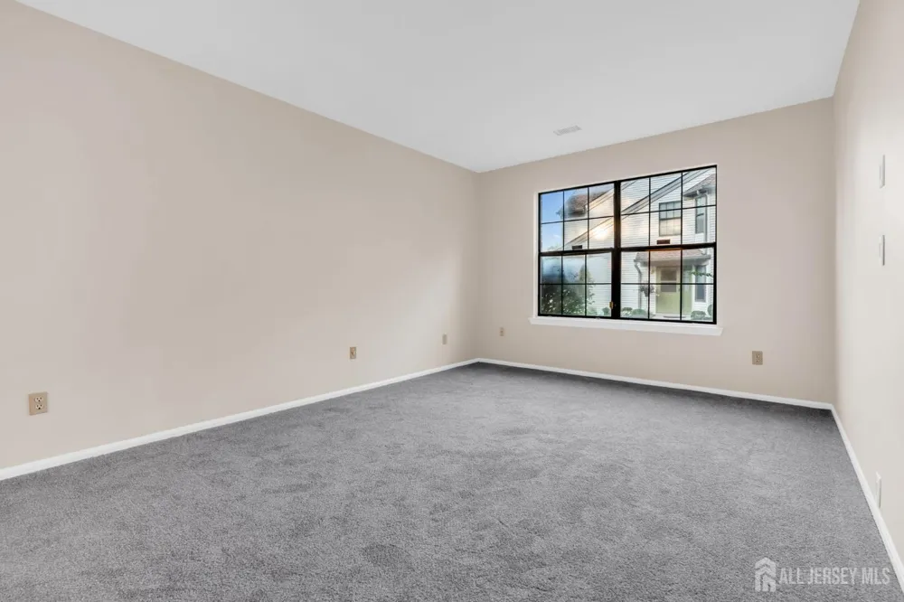 2101 Bayhead Drive Parlin, NJ 08859