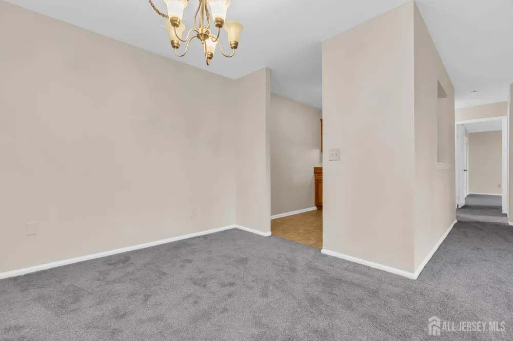 2101 Bayhead Drive Parlin, NJ 08859