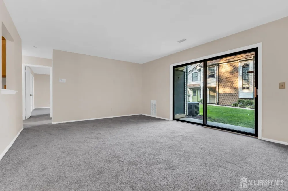 2101 Bayhead Drive Parlin, NJ 08859