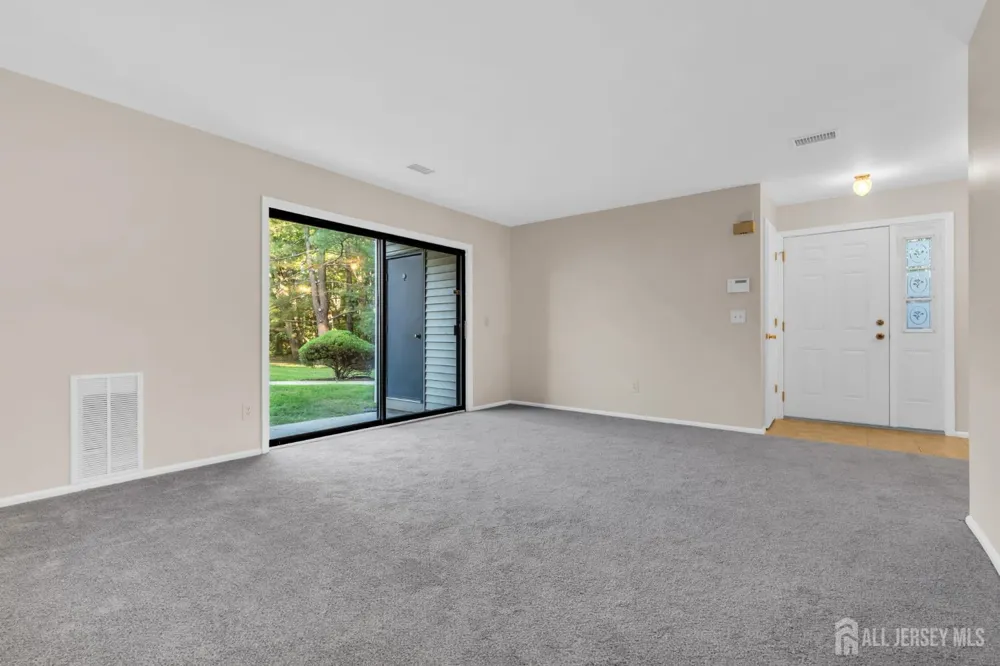 2101 Bayhead Drive Parlin, NJ 08859