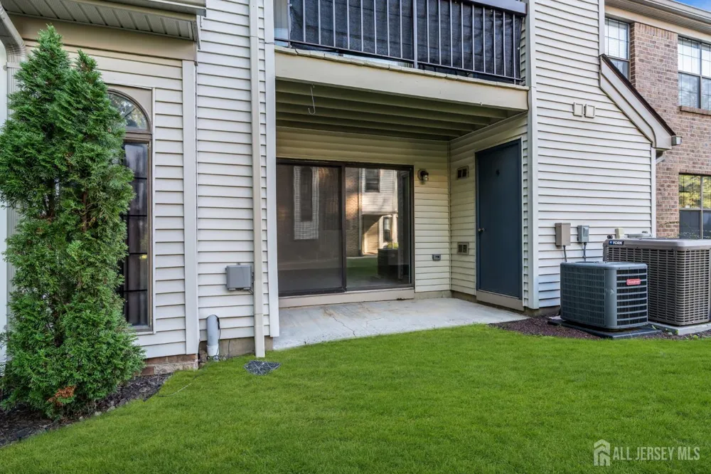 2101 Bayhead Drive Parlin, NJ 08859