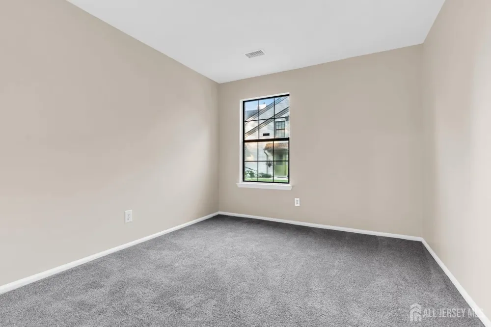 2101 Bayhead Drive Parlin, NJ 08859