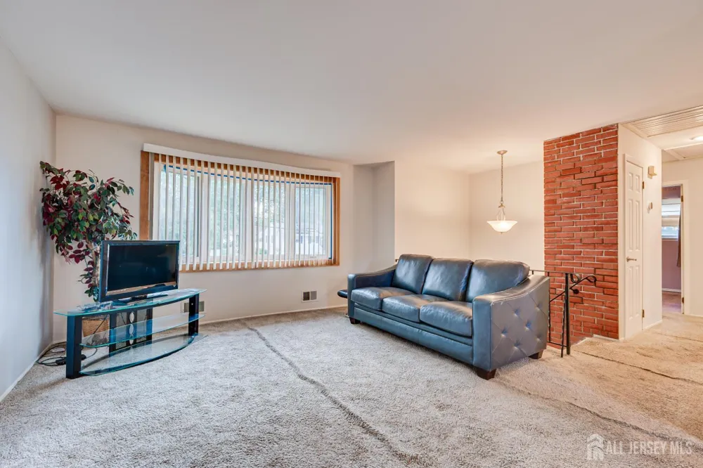437 Evona Avenue Piscataway, NJ 08854