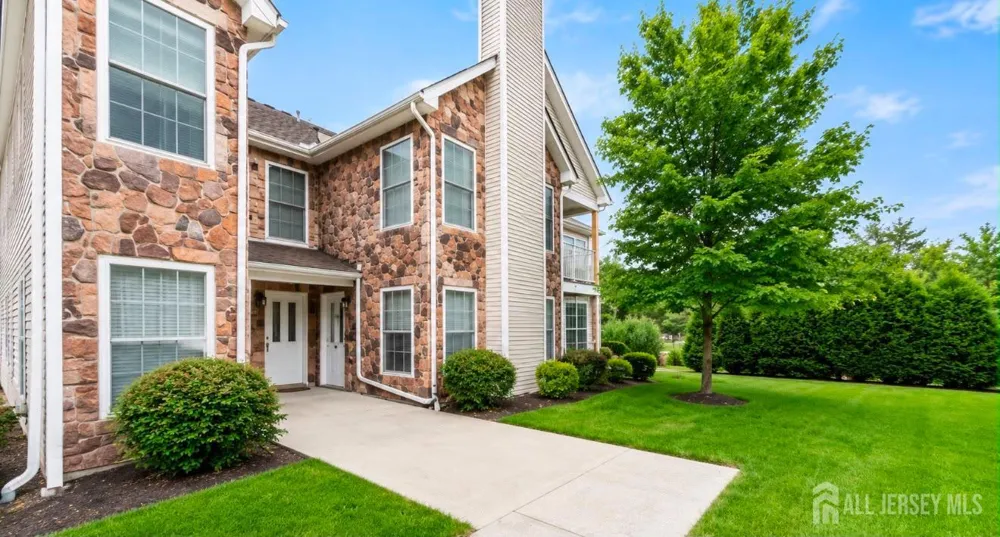 106 Chariot Court Piscataway, NJ 08854