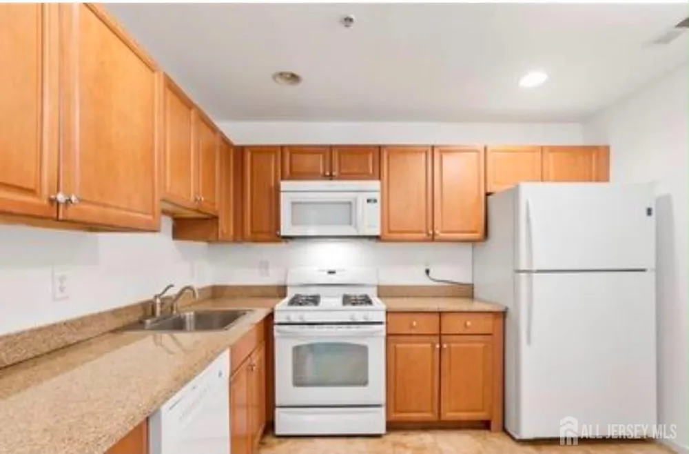 106 Chariot Court Piscataway, NJ 08854