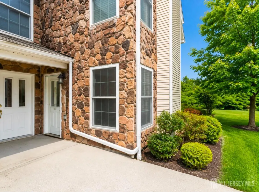 106 Chariot Court Piscataway, NJ 08854