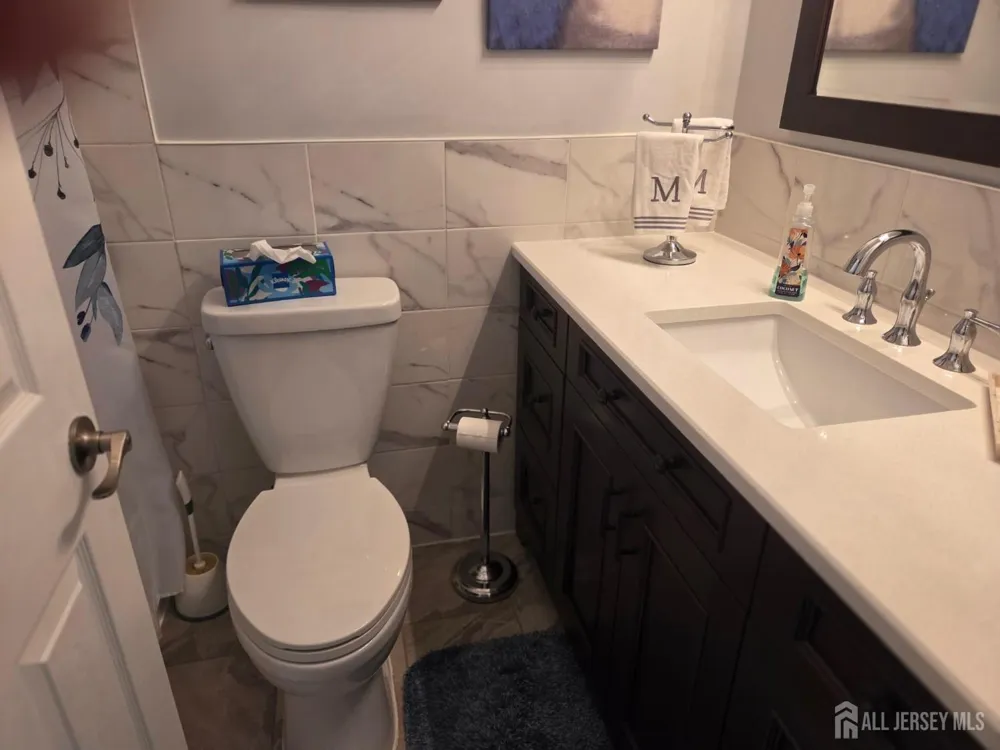 62 Canal Street Sayreville, NJ 08872