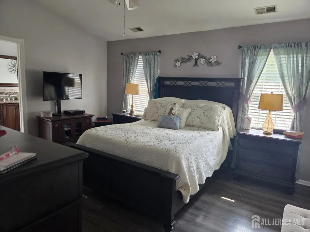 62 Canal Street Sayreville, NJ 08872