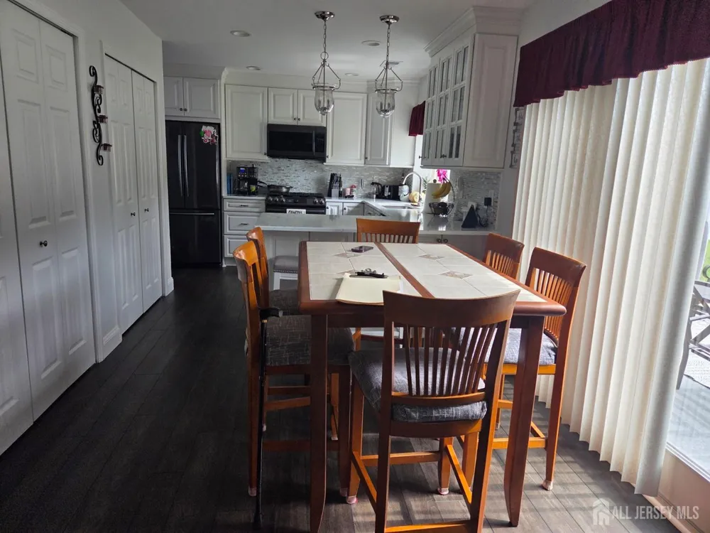 62 Canal Street Sayreville, NJ 08872