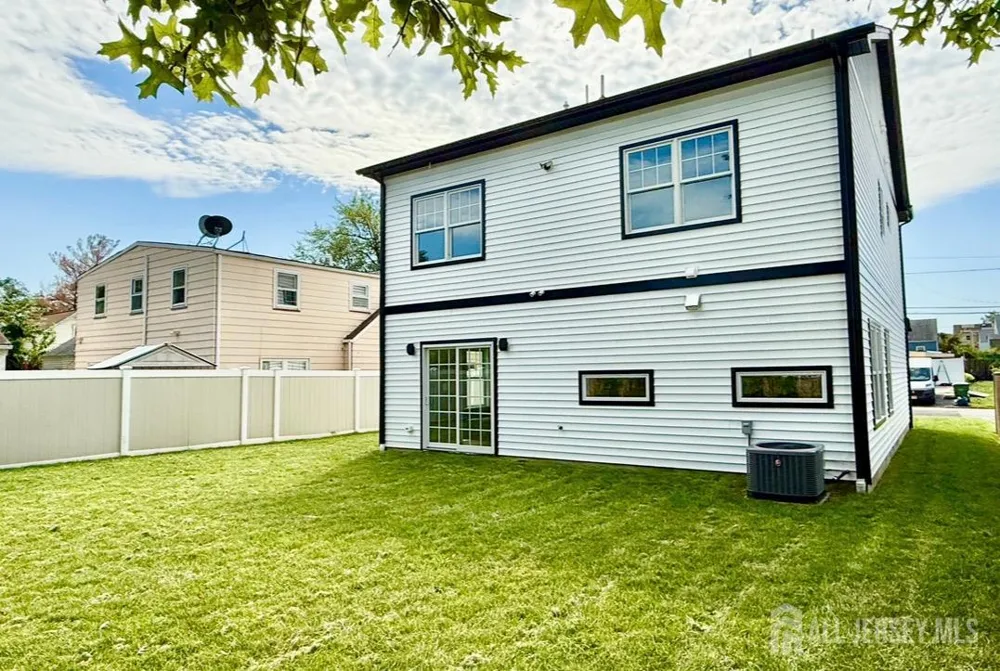 225 Penn Avenue Edison, NJ 08817