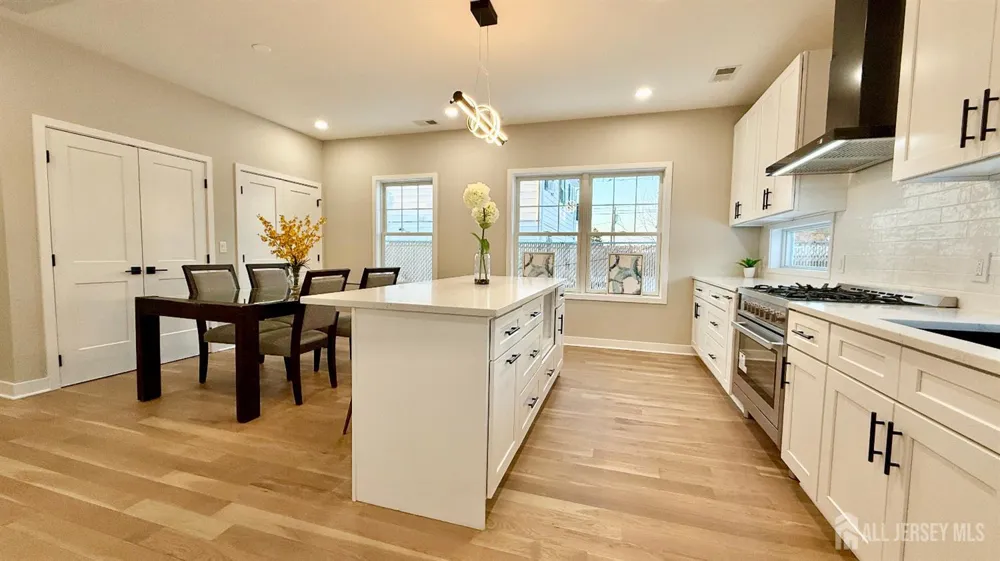 225 Penn Avenue Edison, NJ 08817