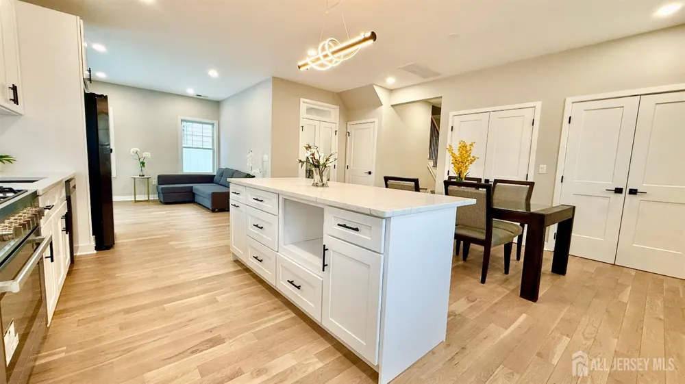 225 Penn Avenue Edison, NJ 08817
