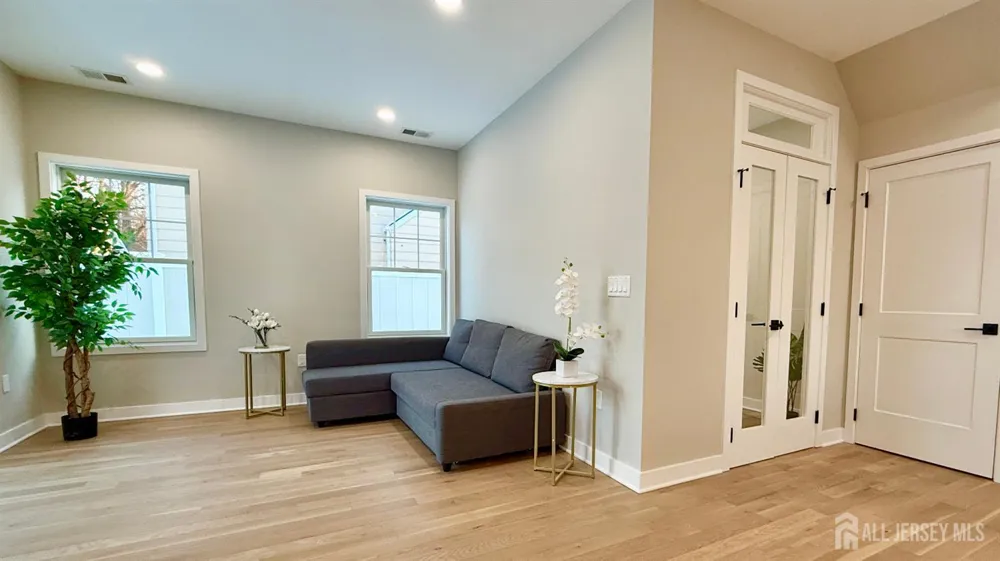 225 Penn Avenue Edison, NJ 08817