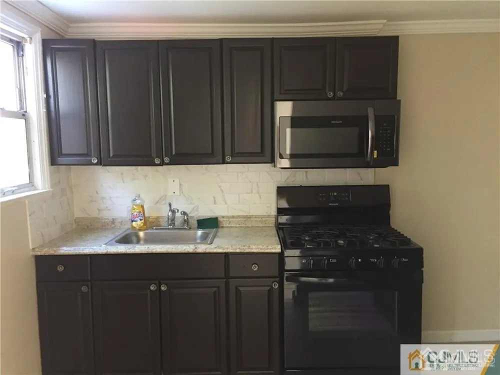 20 Pulaski Avenue Carteret, NJ 07008