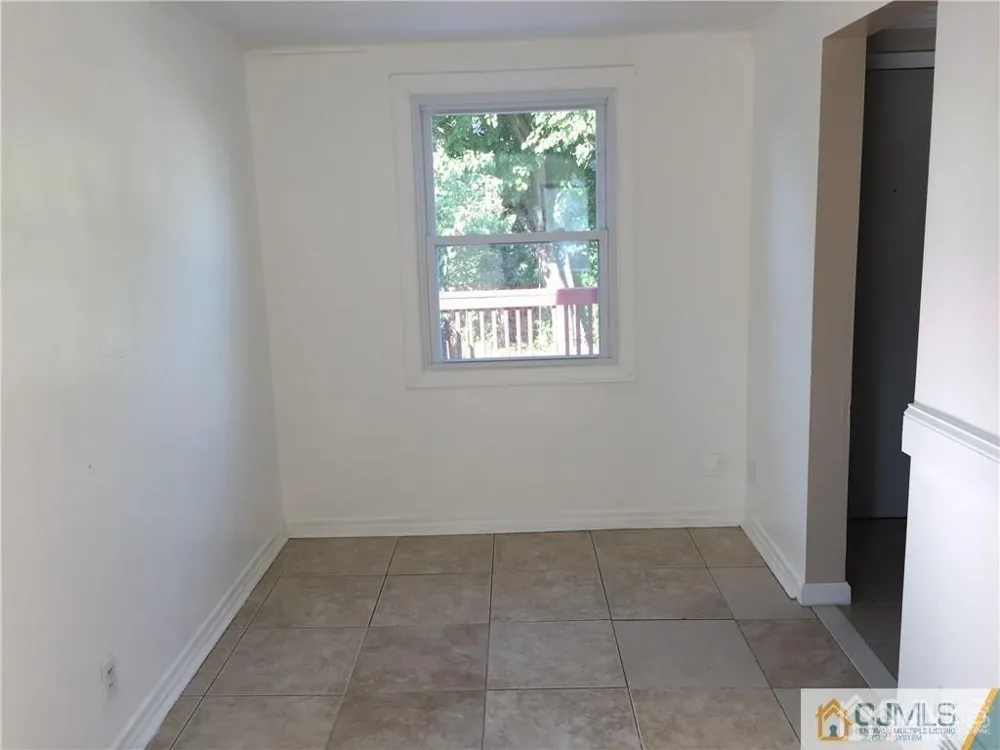 20 Pulaski Avenue Carteret, NJ 07008