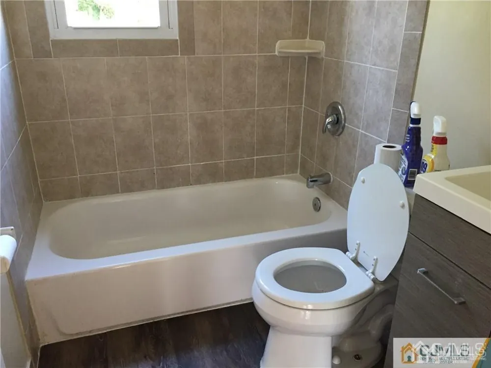 20 Pulaski Avenue Carteret, NJ 07008