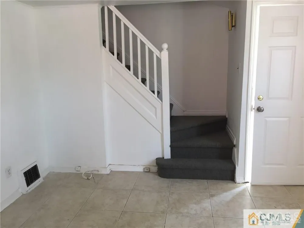 20 Pulaski Avenue Carteret, NJ 07008