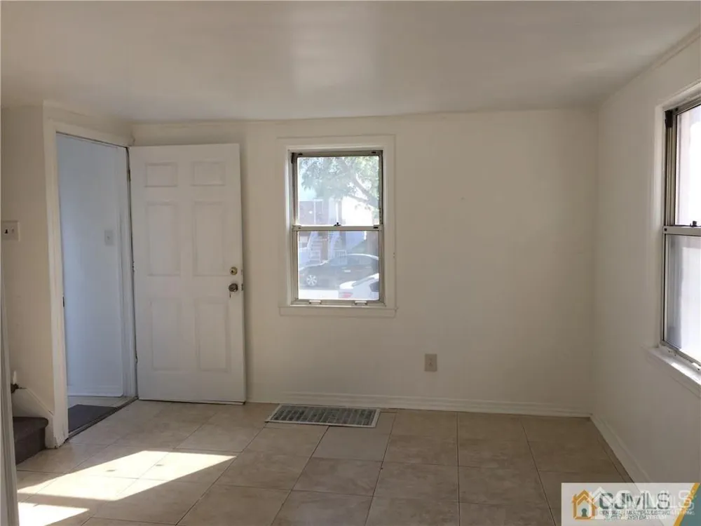 20 Pulaski Avenue Carteret, NJ 07008