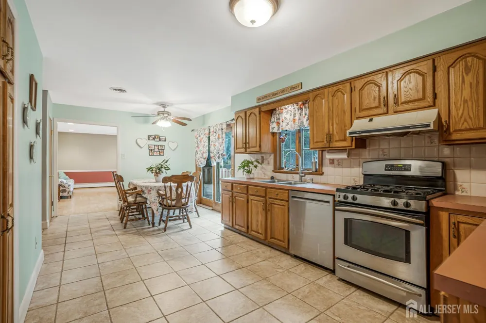 11 Woodrow Wilson Drive Edison, NJ 08820