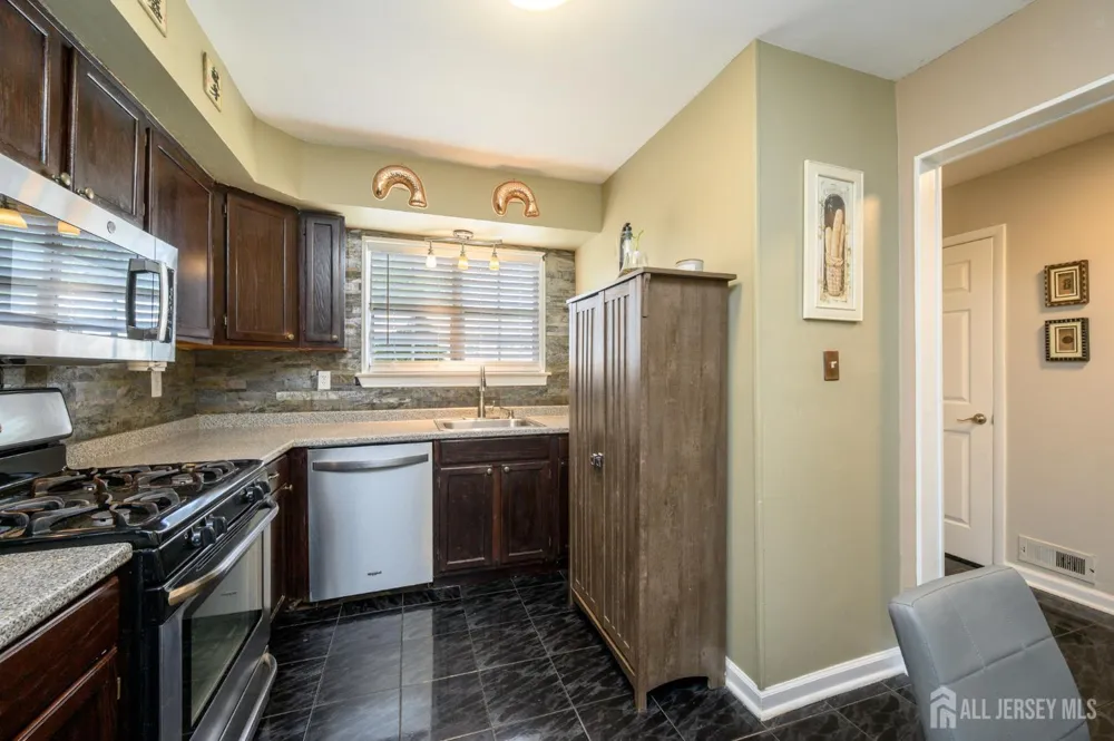 725 Darlington Drive Old Bridge, NJ 08857