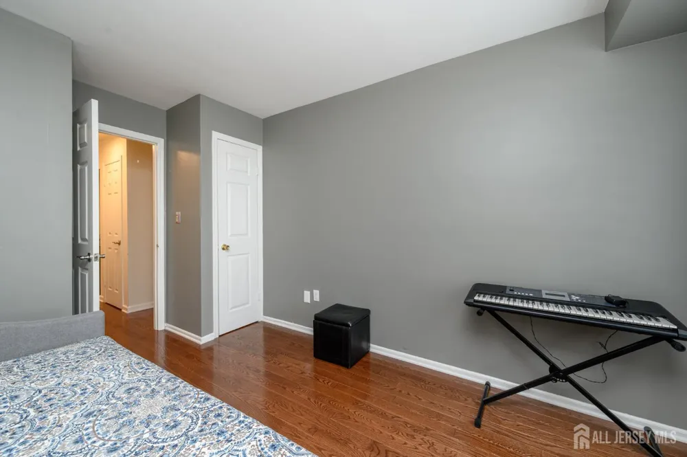 725 Darlington Drive Old Bridge, NJ 08857