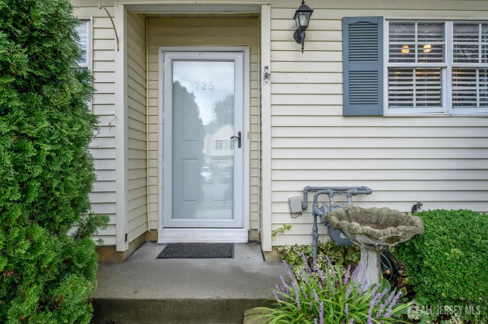 725 Darlington Drive Old Bridge, NJ 08857