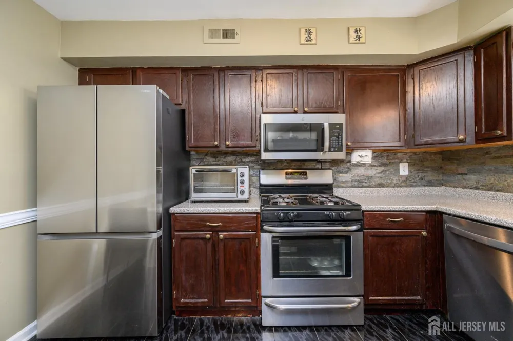 725 Darlington Drive Old Bridge, NJ 08857