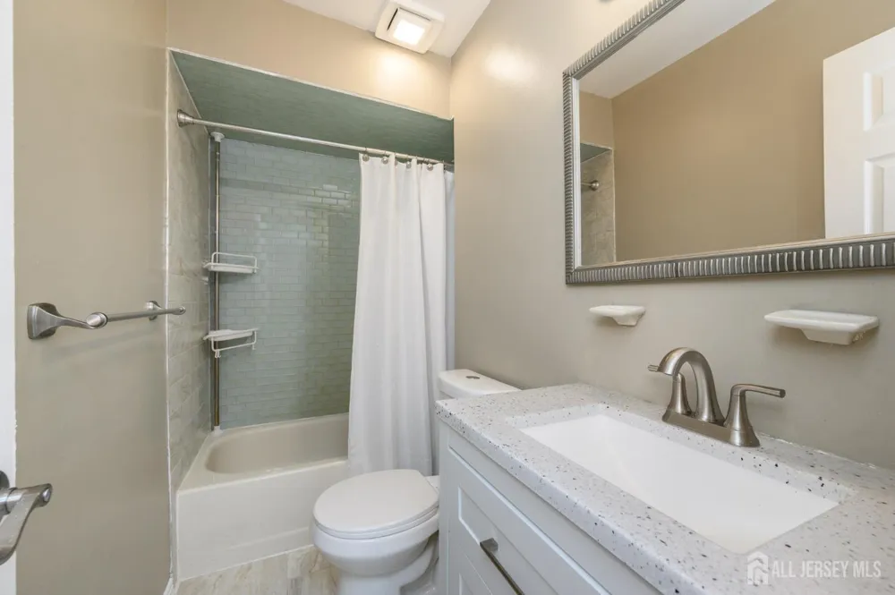 725 Darlington Drive Old Bridge, NJ 08857