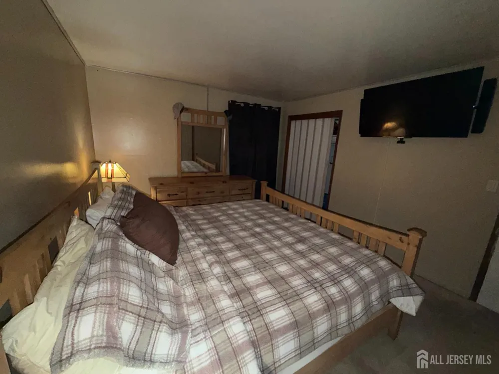 41 Claremont Avenue Colonia, NJ 07067