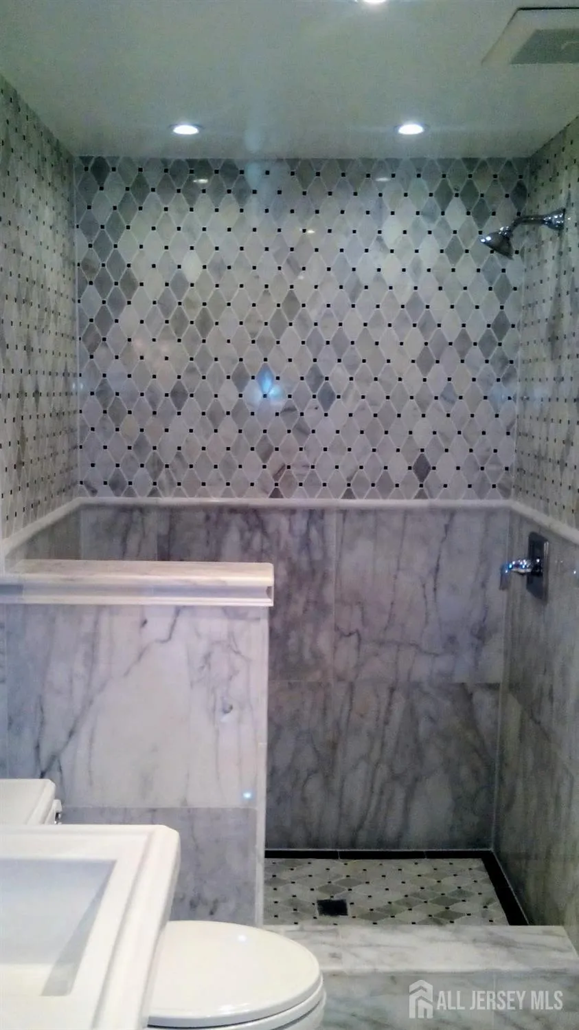 41 Claremont Avenue Colonia, NJ 07067