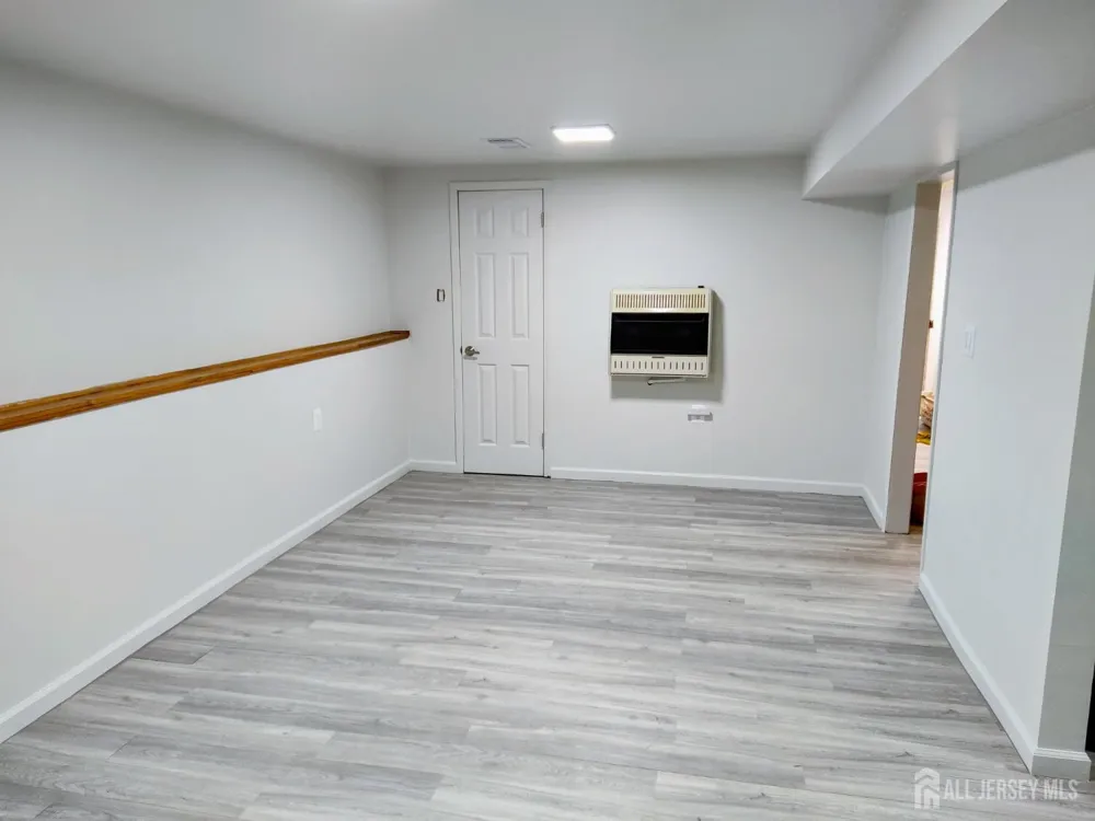 41 Claremont Avenue Colonia, NJ 07067