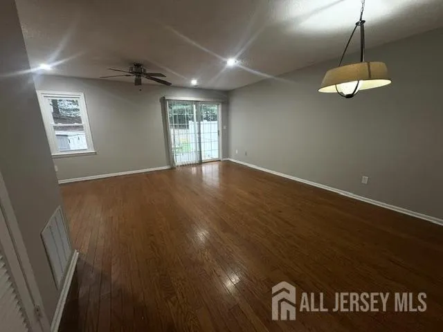81 Woodmere Drive Parlin, NJ 08859