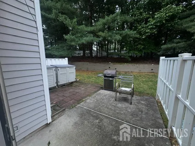 81 Woodmere Drive Parlin, NJ 08859