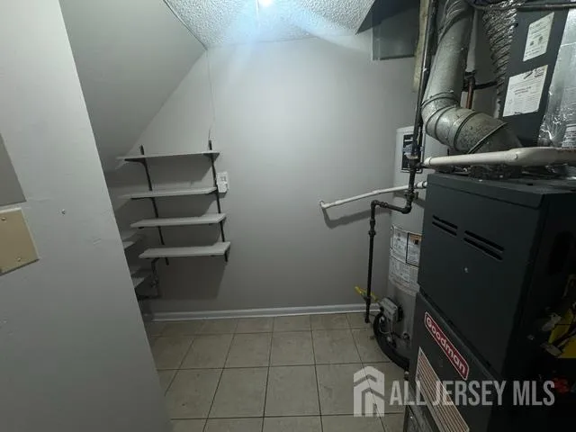 81 Woodmere Drive Parlin, NJ 08859
