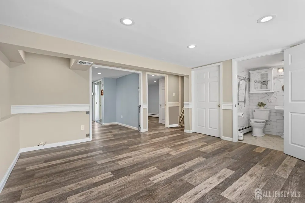 49 Frederick Place Parlin, NJ 08859