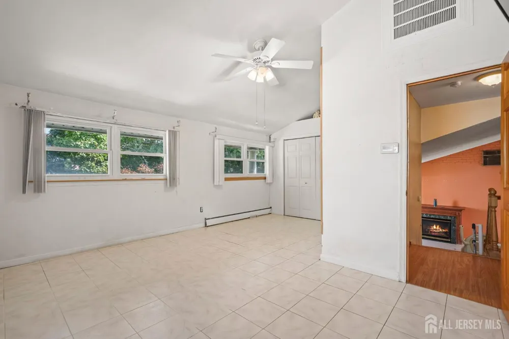 49 Frederick Place Parlin, NJ 08859