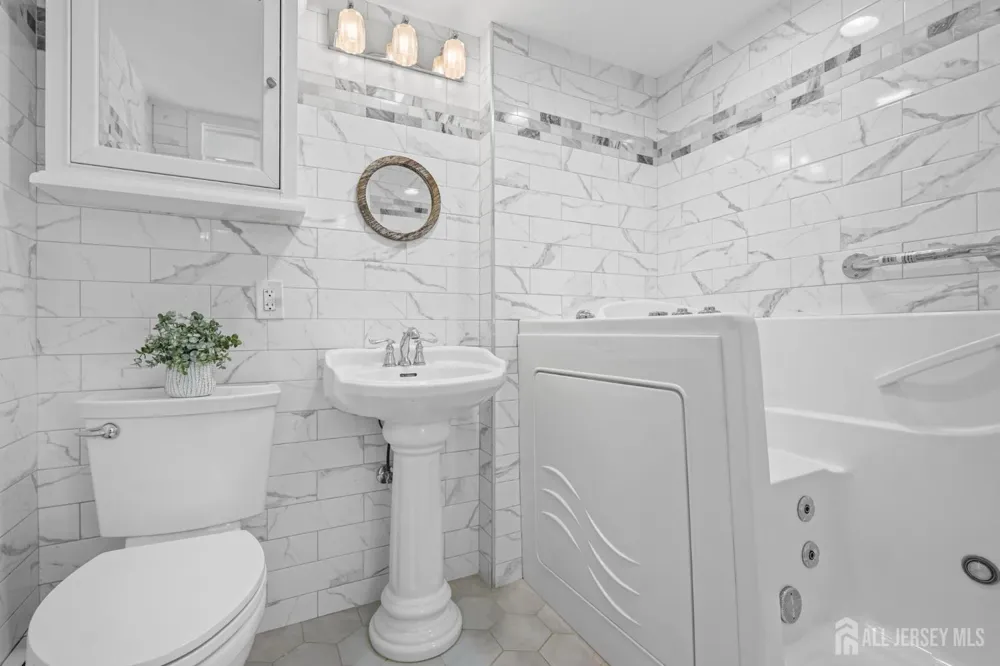 49 Frederick Place Parlin, NJ 08859