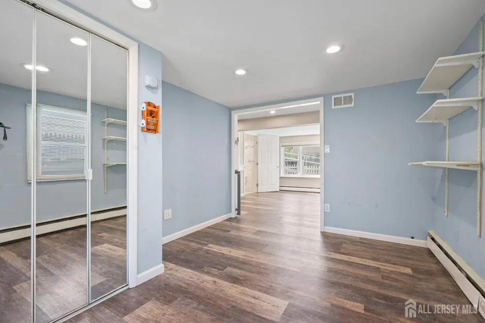 49 Frederick Place Parlin, NJ 08859
